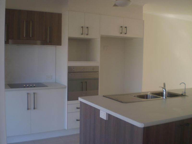 25 Abell Road, Cannonvale QLD 4802