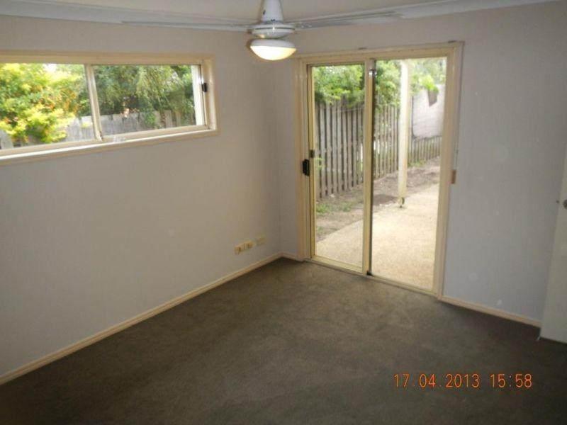 2/7 Stombird Pl, Carrara QLD 4211