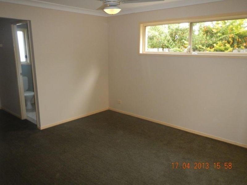 2/7 Stombird Pl, Carrara QLD 4211