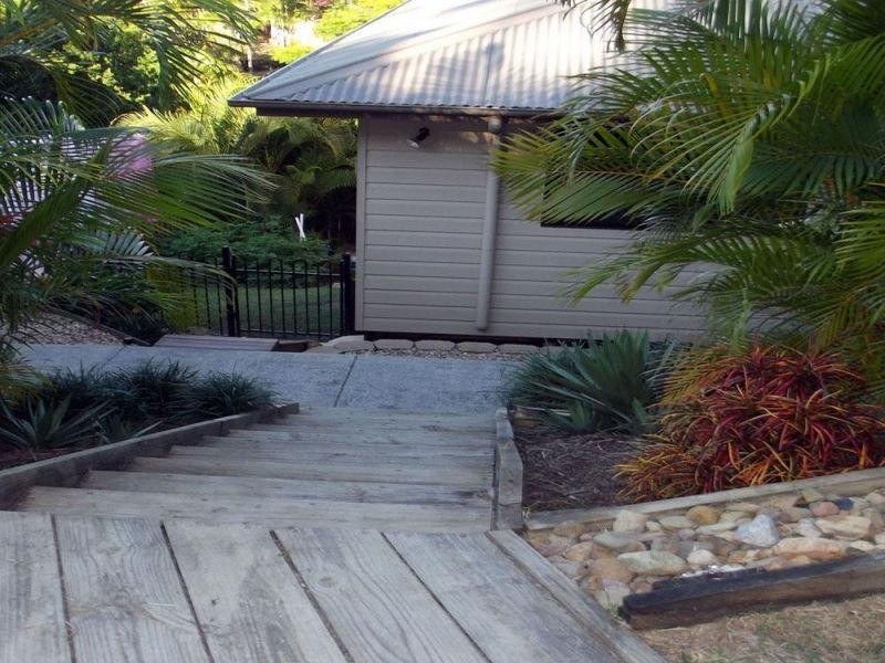 9 Bellona Court, Pacific Pines QLD 4211