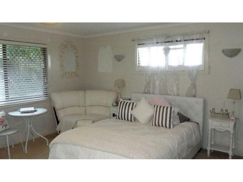 9 Bellona Court, Pacific Pines QLD 4211