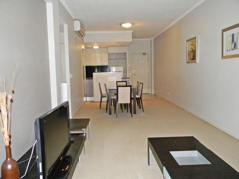 21 Cypress Avenue, Surfers Paradise QLD 4217