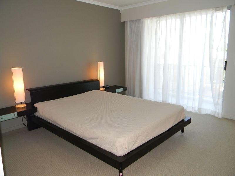 21 Cypress Avenue, Surfers Paradise QLD 4217