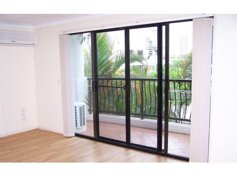 16-24 Purli Street, Chevron Island QLD 4217