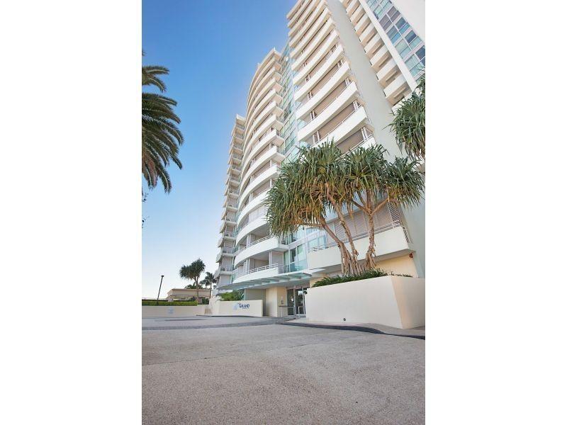 360 Marine Parade, Labrador QLD 4215