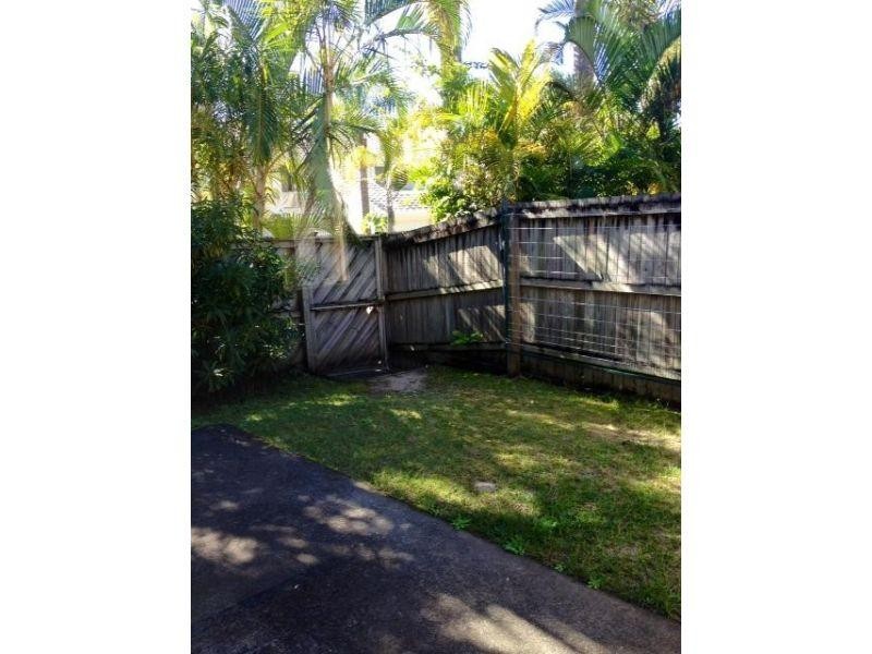 2 Coolgardie Street, Elanora QLD 4221