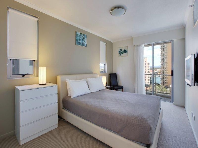 21 Cypress Avenue, Surfers Paradise QLD 4217