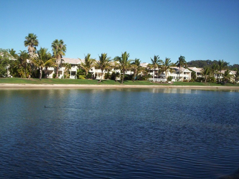@/2 Coolgardie Street, Elanora QLD 4221