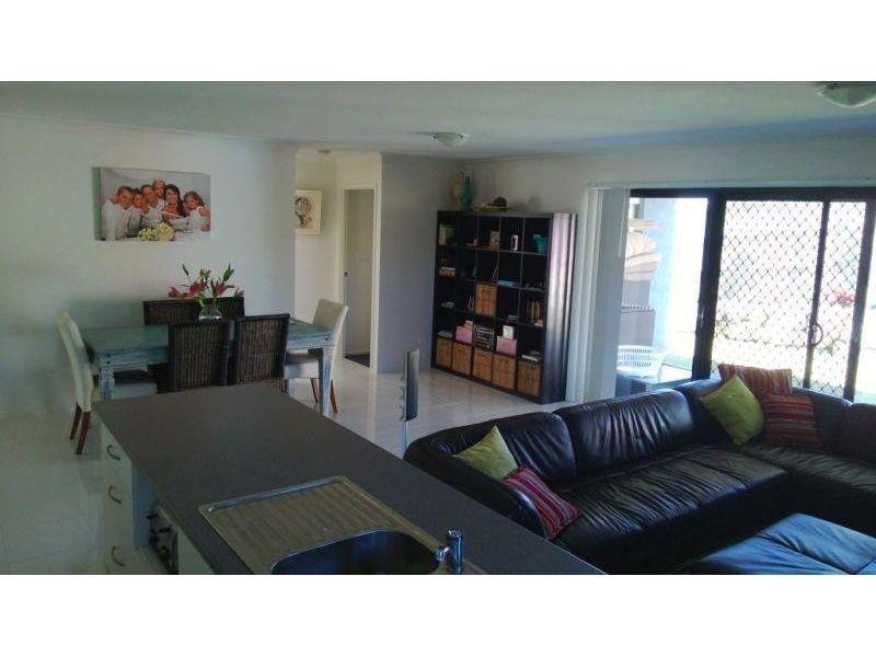 32 Rise Circuit, Pacific Pines QLD 4211