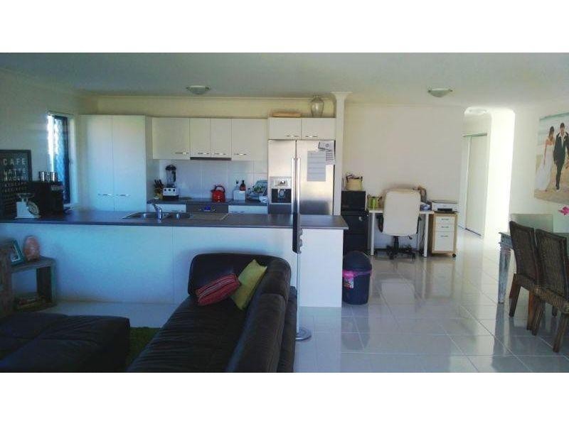 32 Rise Circuit, Pacific Pines QLD 4211