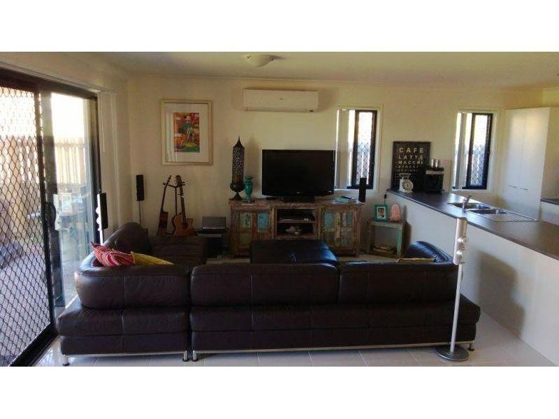 32 Rise Circuit, Pacific Pines QLD 4211