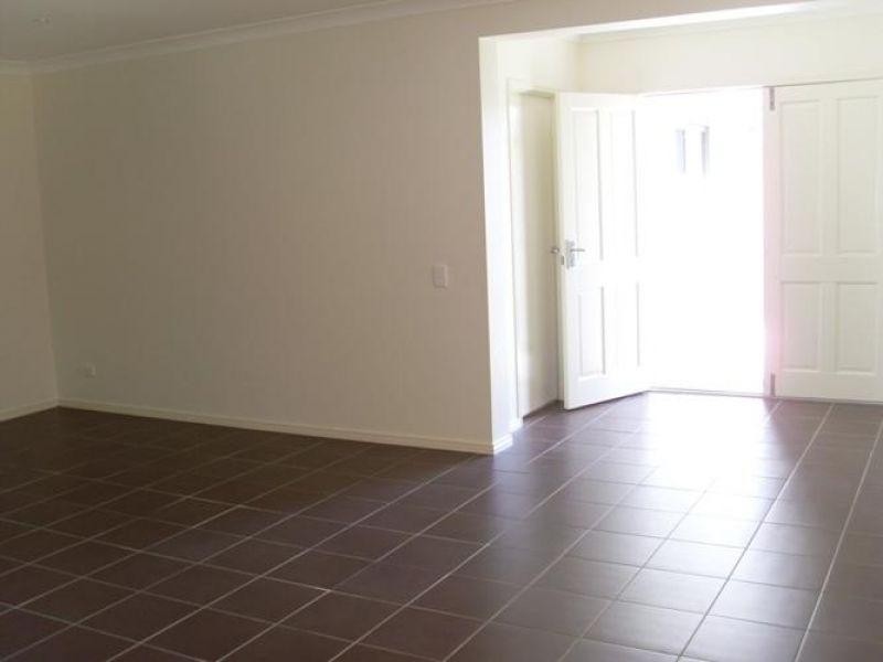 A2/2 Catalina Way, Upper Coomera QLD 4209