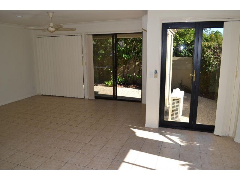 6 Mews WE/99-101 Heeb Street, Benowa QLD 4217