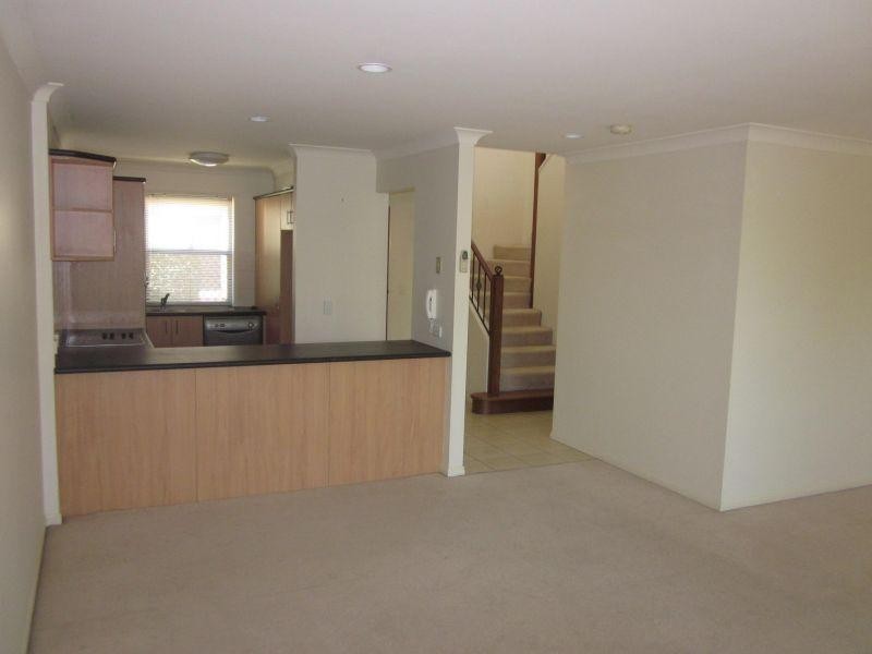 6 Mews WEST/99-101 Heeb Street, Benowa QLD 4217