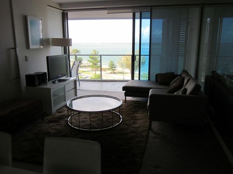 Unit 1303/438 Marine Parade, Biggera Waters QLD 4216