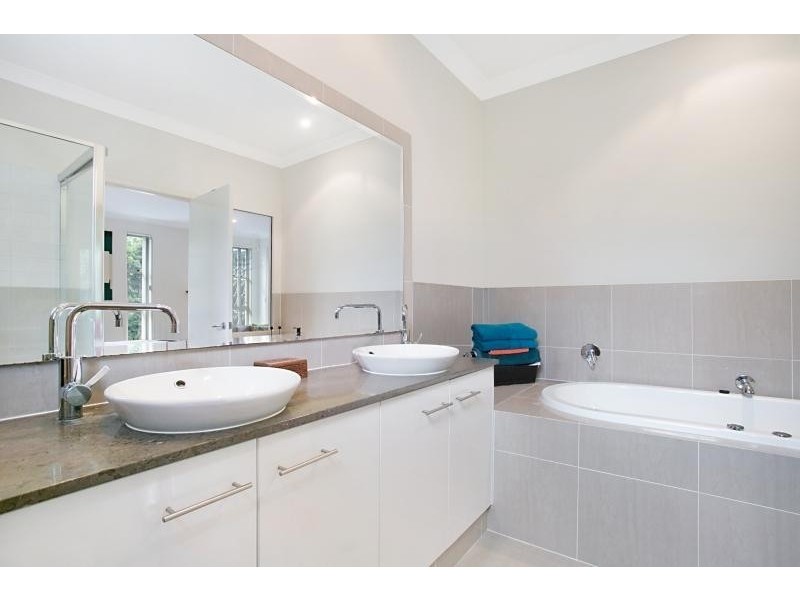293 Easthill Drive, Robina QLD 4226