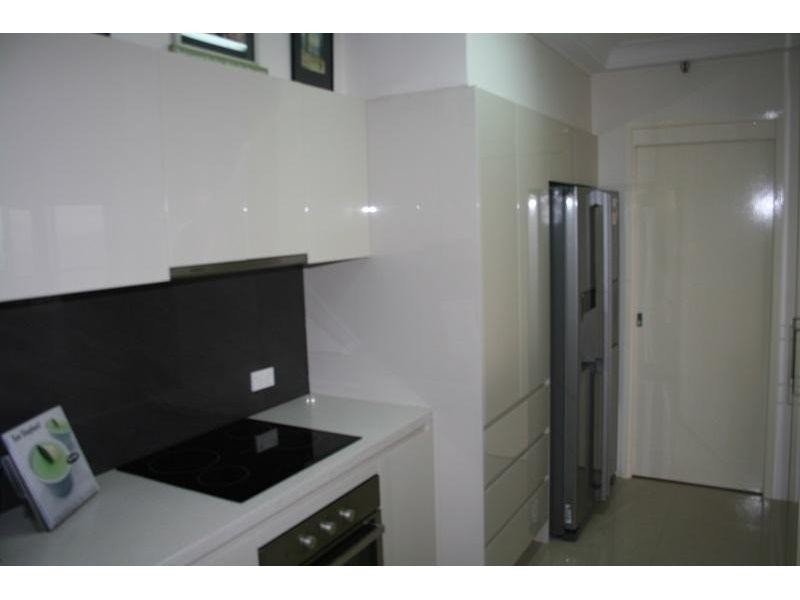 116/2 Admiralty Drive, Surfers Paradise QLD 4217