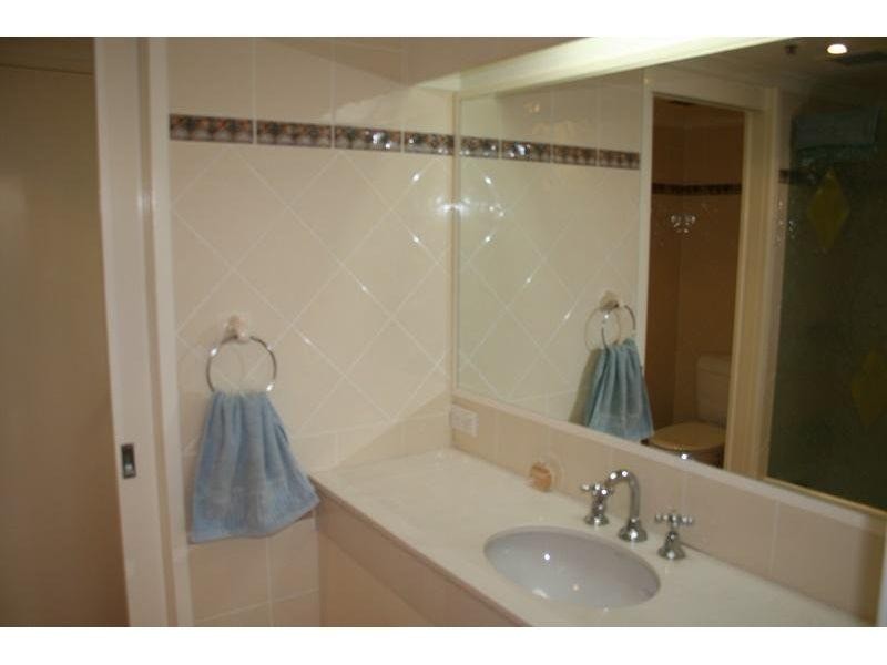 116/2 Admiralty Drive, Surfers Paradise QLD 4217