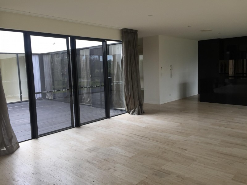 13 The Boulevard, Benowa QLD 4217