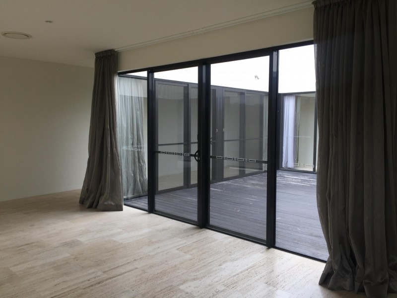 13 The Boulevard, Benowa QLD 4217