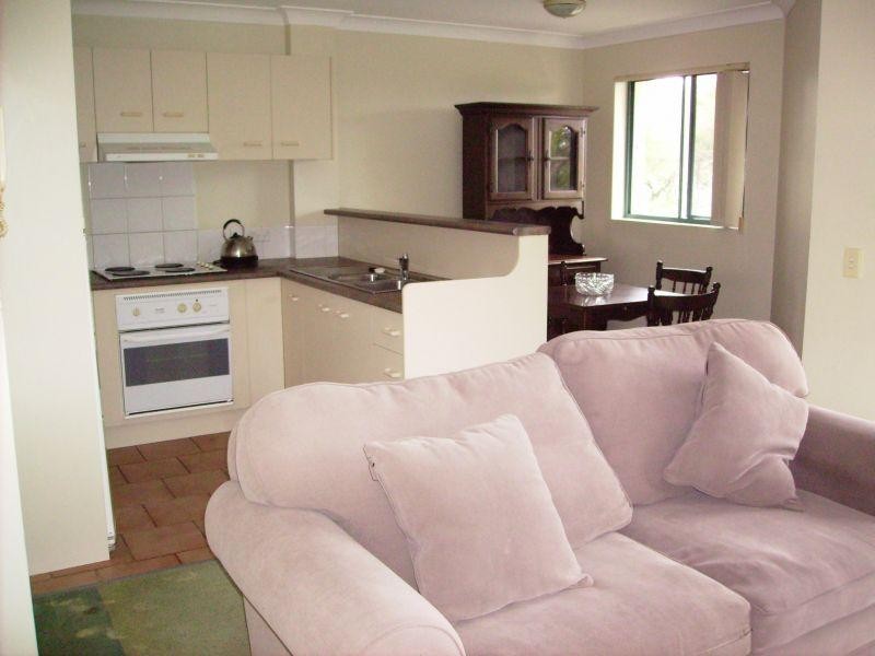 02/9 Tweed, Southport QLD 4215