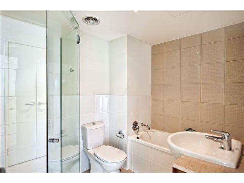 21 Cypress Avenue, Surfers Paradise QLD 4217