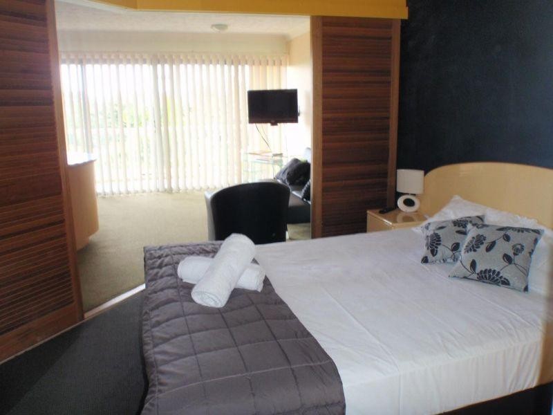 106 Marine Parade, Southport QLD 4215