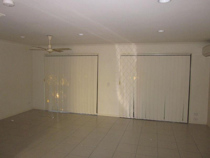 9 Mews WEST/99-101 Heeb Street, Benowa QLD 4217