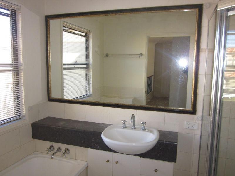 9 Mews WEST/99-101 Heeb Street, Benowa QLD 4217