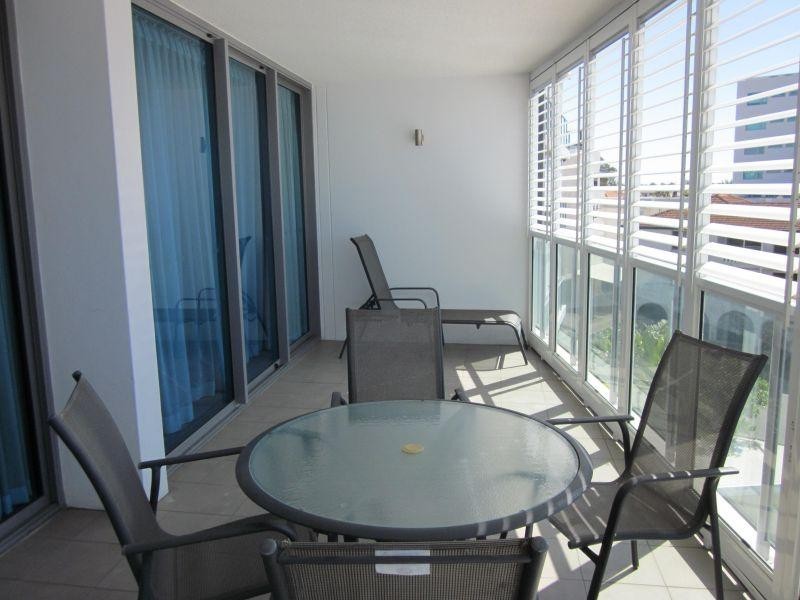 Unit 1304/438 Marine Parade, Biggera Waters QLD 4216