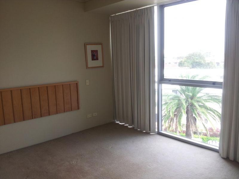 360 Marine Parade, Labrador QLD 4215