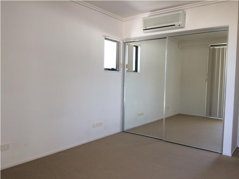1067/18 Manning Street, Milton QLD 4064