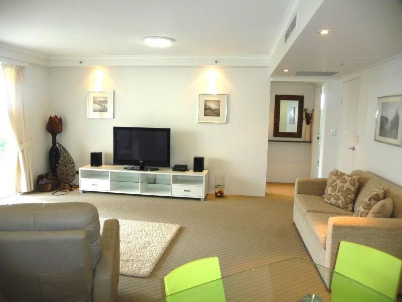 16/1-9 Hughes Avenue, Main Beach QLD 4217