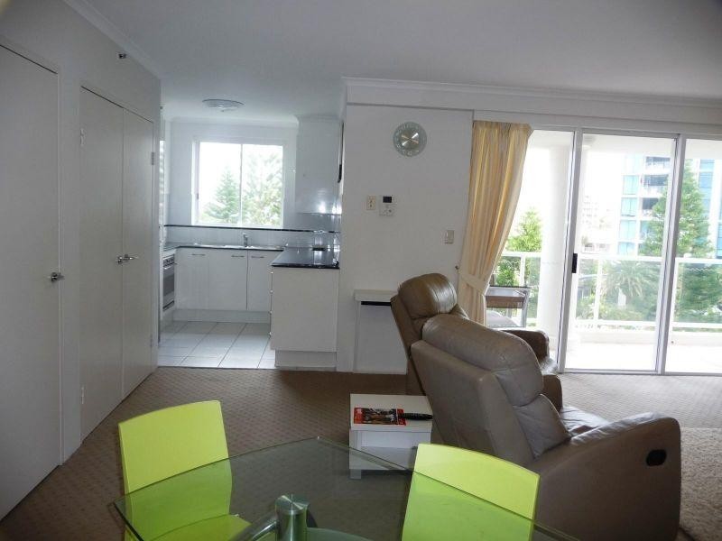 16/1-9 Hughes Avenue, Main Beach QLD 4217