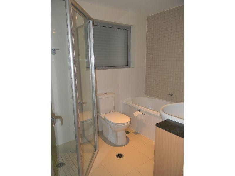 21 Cypress Avenue, Surfers Paradise QLD 4217