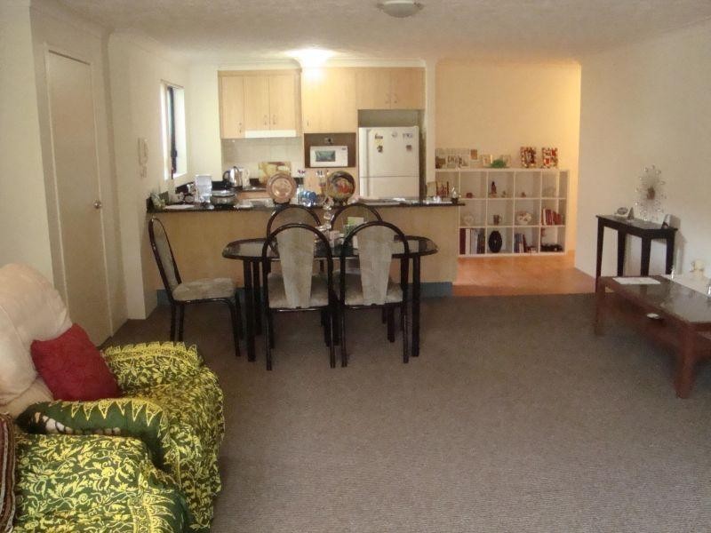 24 Slatyer Avenue, Bundall QLD 4217