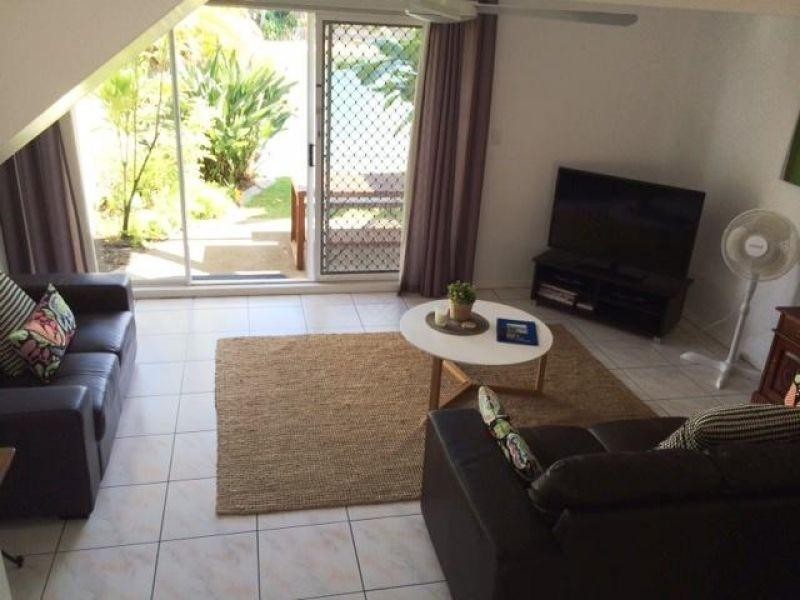 2 Coolgardie Street, Elanora QLD 4221