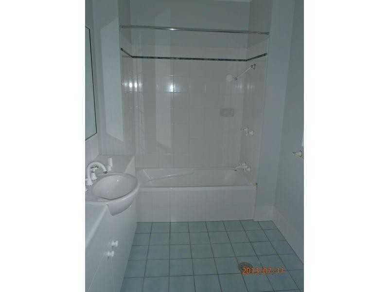 Unit 27/5-15 McGregor Street, Mooroobool QLD 4870