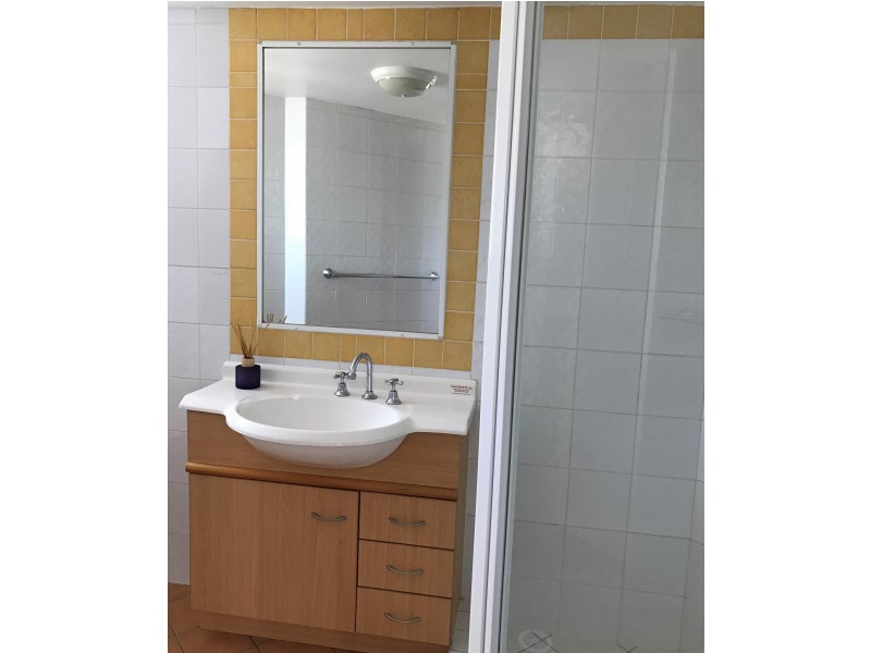 12 Paradise Island, Surfers Paradise QLD 4217