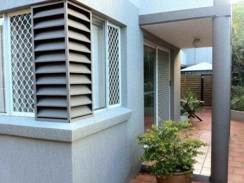 7-9 Illawong Street, Chevron Island QLD 4217