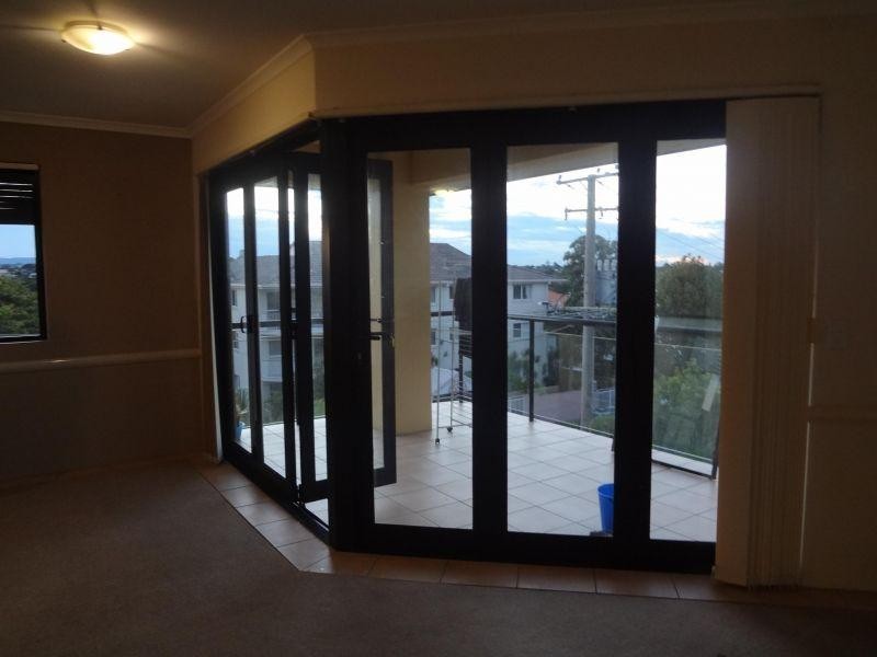 2 bed/8 Lloyd Street, Southport QLD 4215