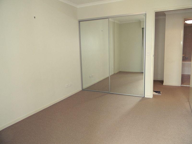 21 Cypress Avenue, Surfers Paradise QLD 4217