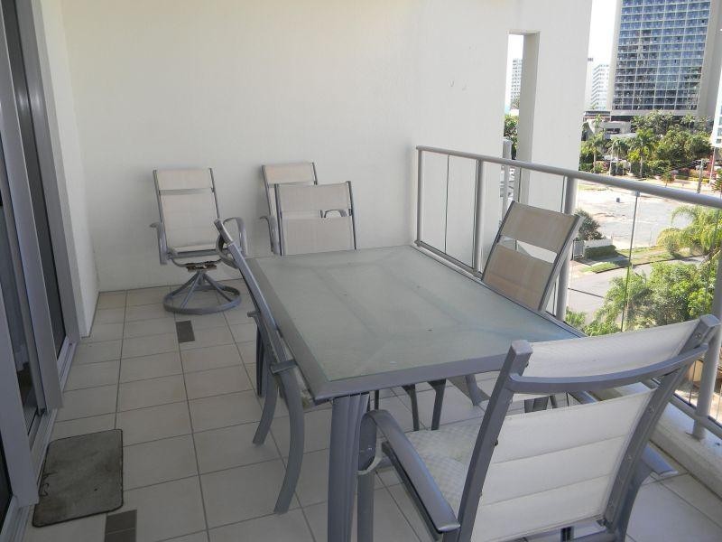 21 Cypress Avenue, Surfers Paradise QLD 4217