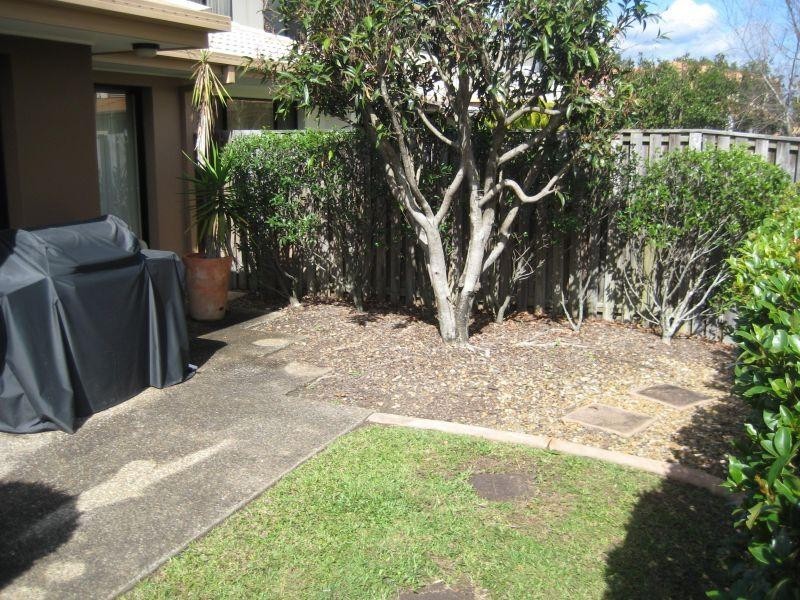 136 Palm Meadows Drive, Carrara QLD 4211