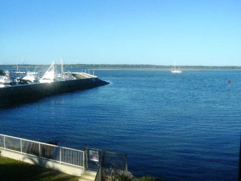 9 Bayview Street, Runaway Bay QLD 4216