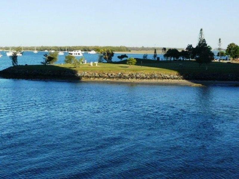 9 Bayview Street, Runaway Bay QLD 4216