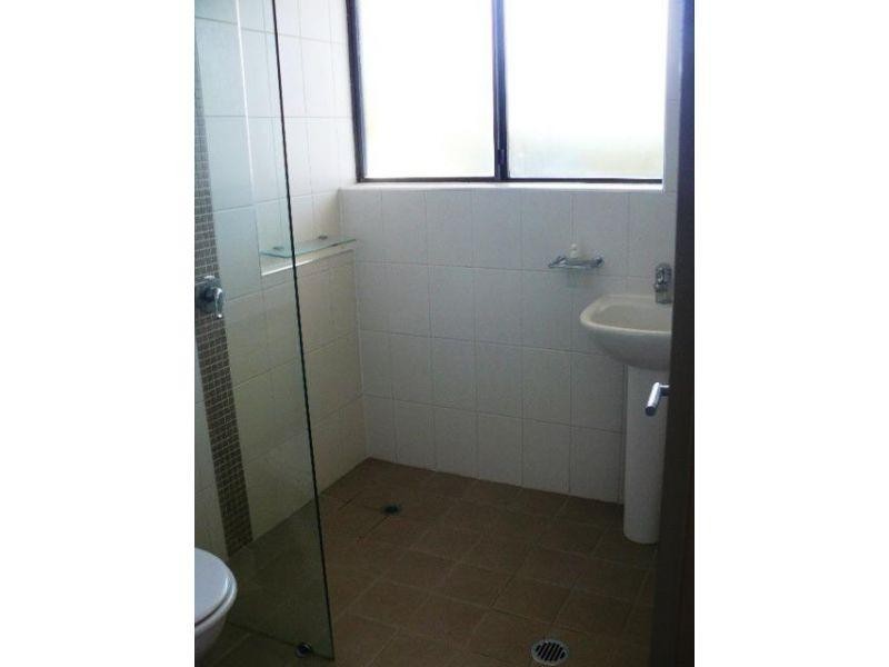 9 Bayview Street, Runaway Bay QLD 4216