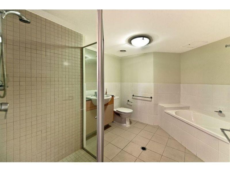 21 Cypress Avenue, Surfers Paradise QLD 4217