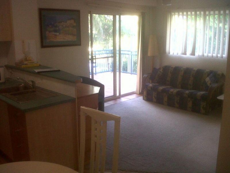 22/10-14 Purli Street, Chevron Island QLD 4217