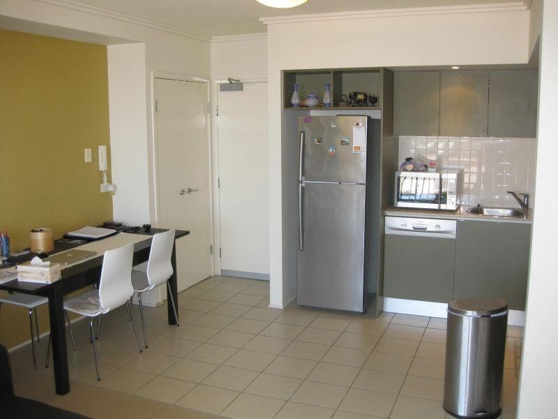 1085/18 Manning Street, Milton QLD 4064